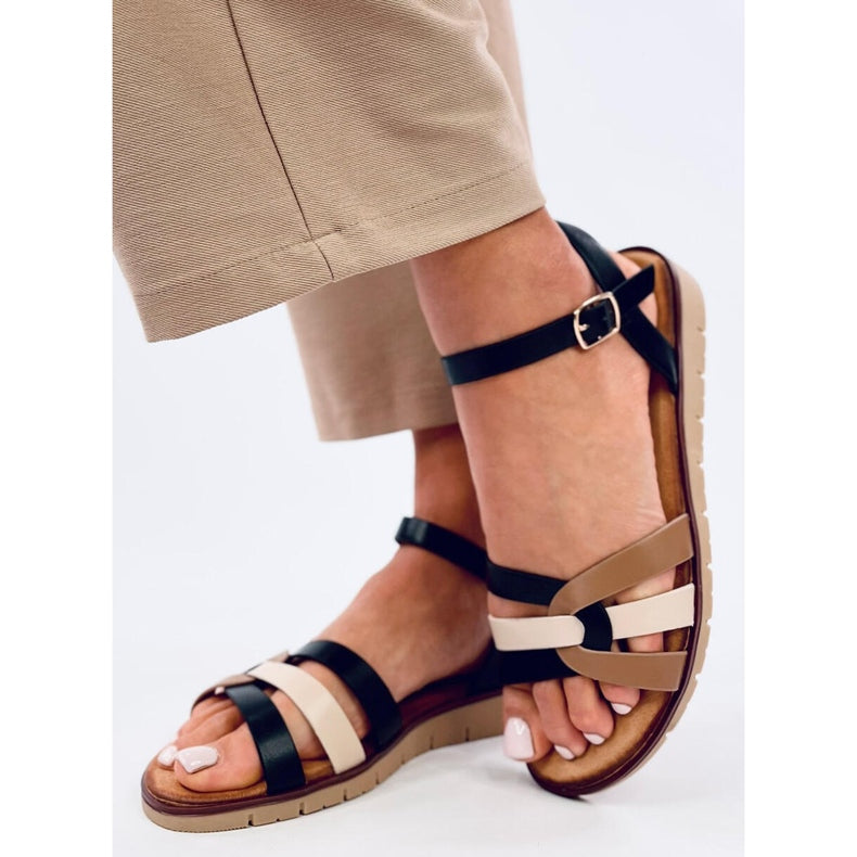 Woman Flat Black Sandals - Criss-Cross Sandals