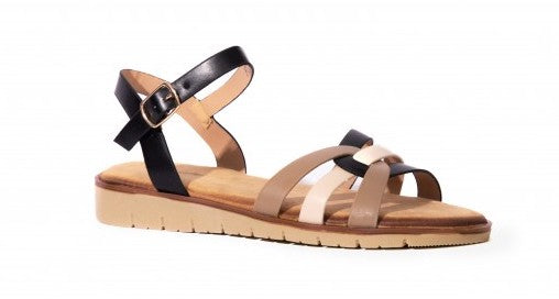 Woman Flat Black Sandals - Criss-Cross Sandals