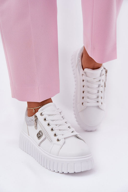 White trainers size 5