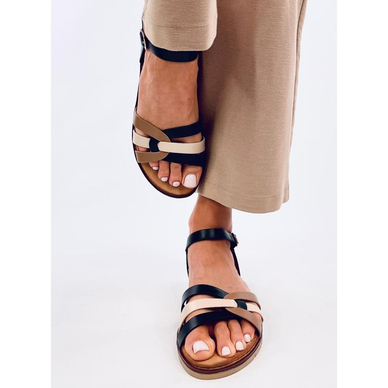 Woman Flat Black Sandals - Criss-Cross Sandals