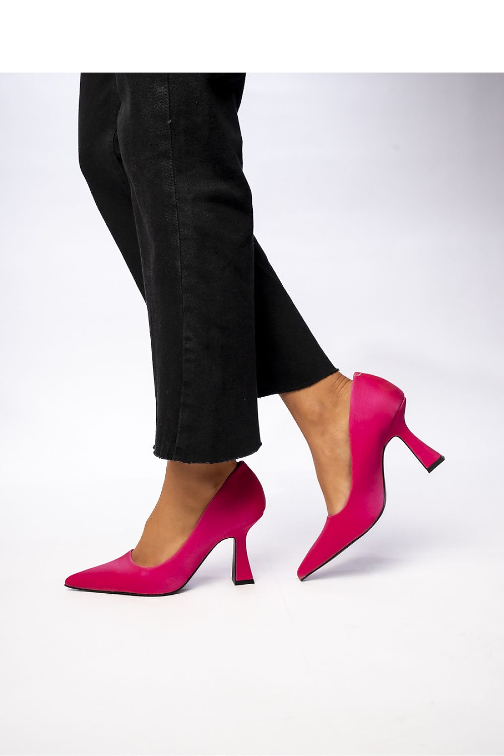 Pink high heel shoes 
High heel shoes 
High heel courts 
Ladies size 8 shoes