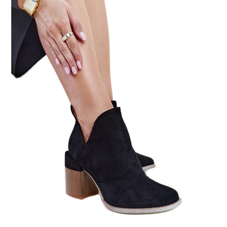 black ankle boots woman 